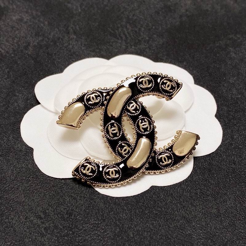 Chanel Brooch 05yxs167